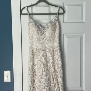 Wedding dress
